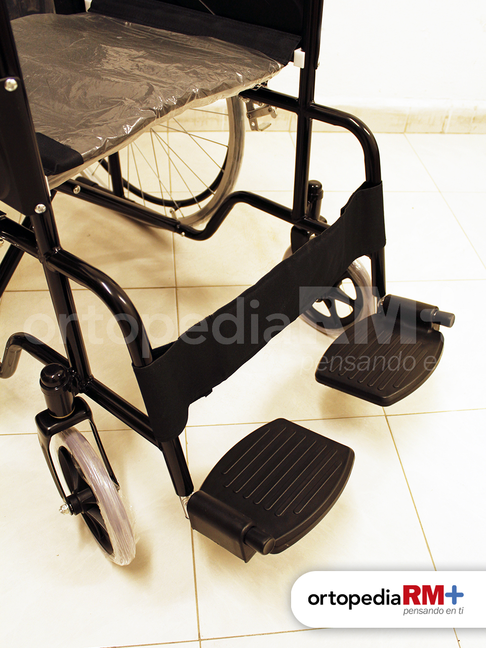 Silla de Ruedas con Llanta Sólida y Estructura Esmaltada - Imagen 2