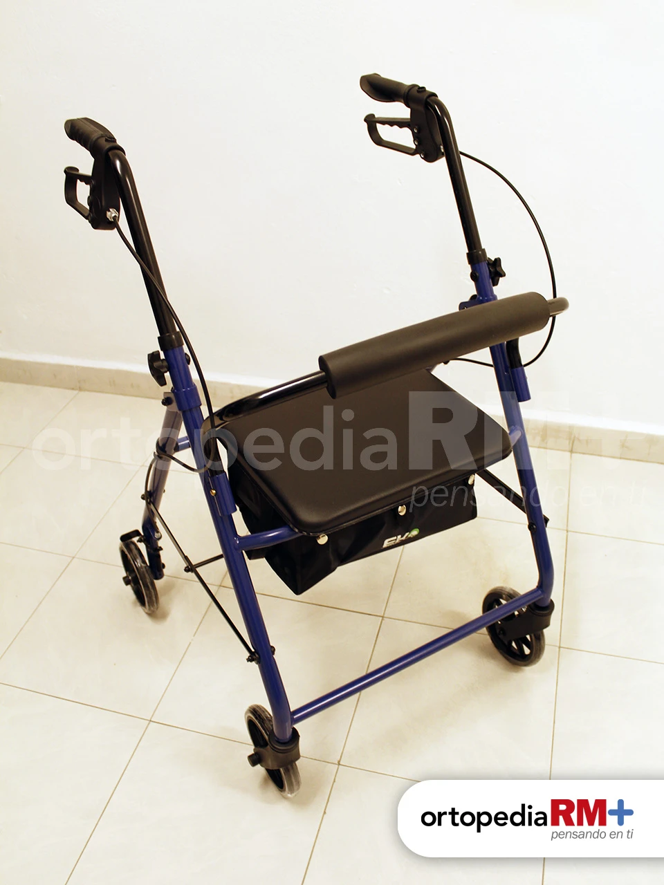 Andadera para adulto mayor con 4 ruedas, asiento acolchado, canastilla y frenos de mano.